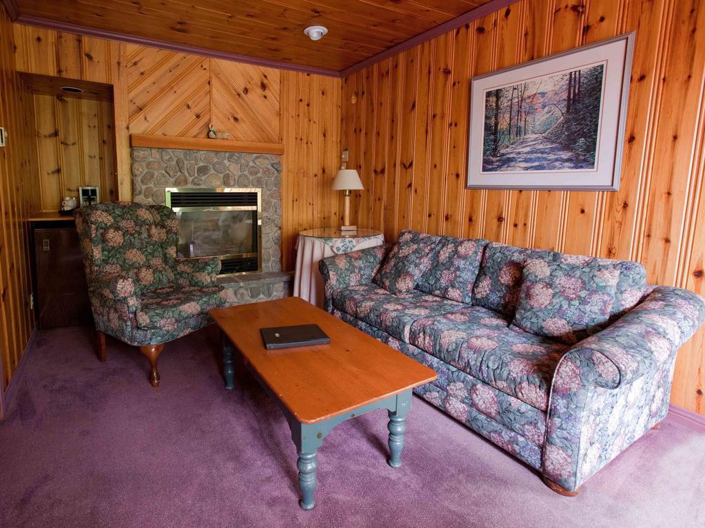 Pow Wow Point Lodge Хантсвилл Экстерьер фото