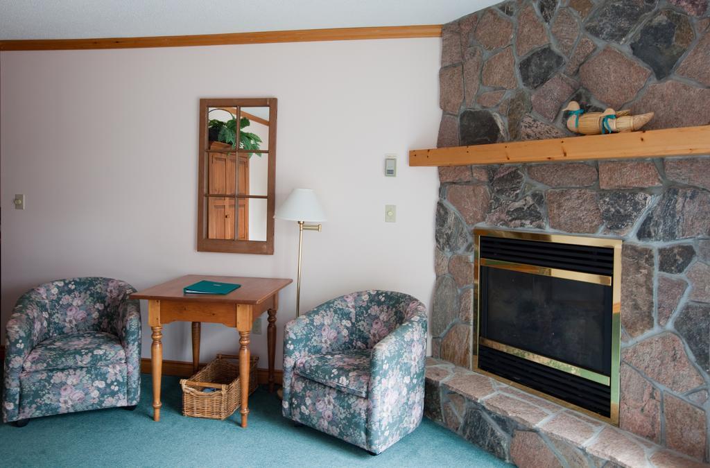 Pow Wow Point Lodge Хантсвилл Номер фото