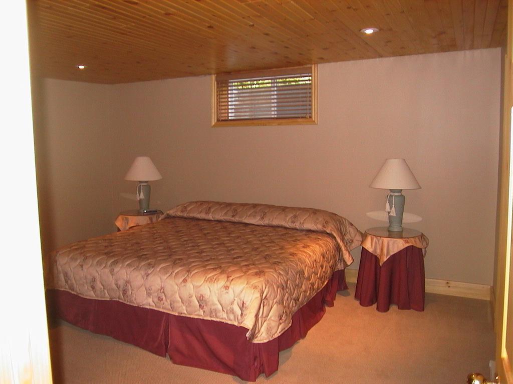 Pow Wow Point Lodge Хантсвилл Номер фото
